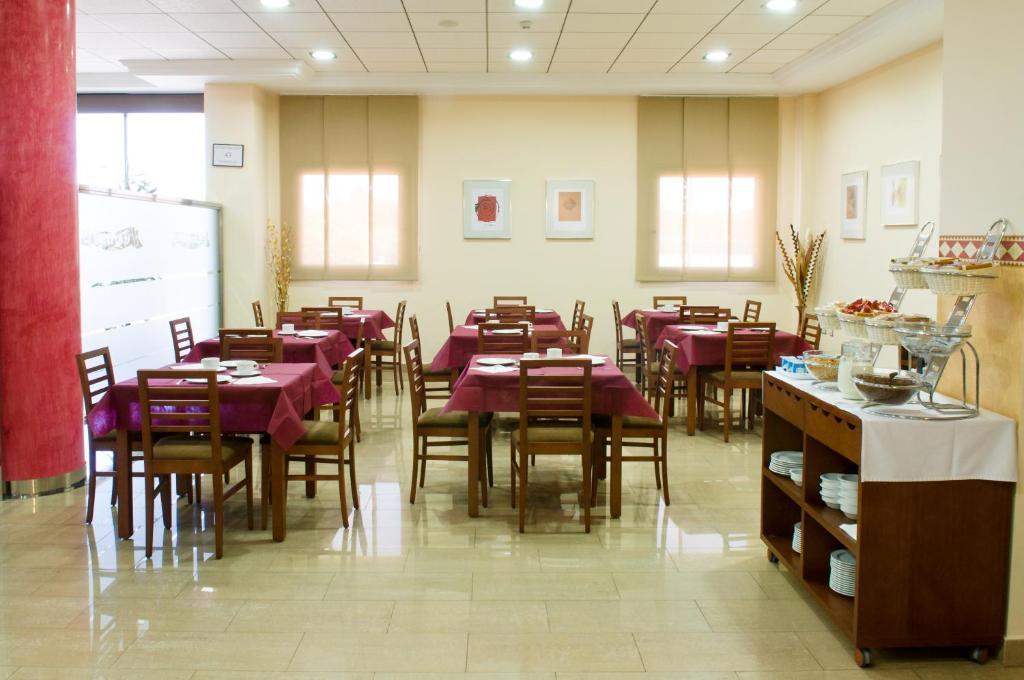 Torrijos Ξενοδοχείο Τσέστε Εξωτερικό φωτογραφία